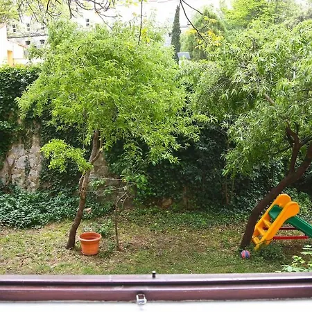Alina Center Apartment Split