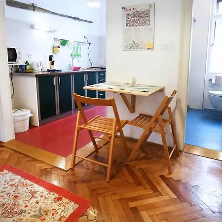 Alina Center Apartment